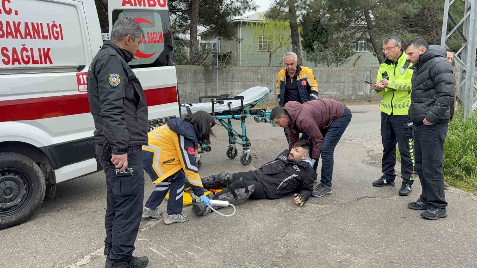 ilac firmasinin motosikleti doktorun aracina carpti 1 yarali 0