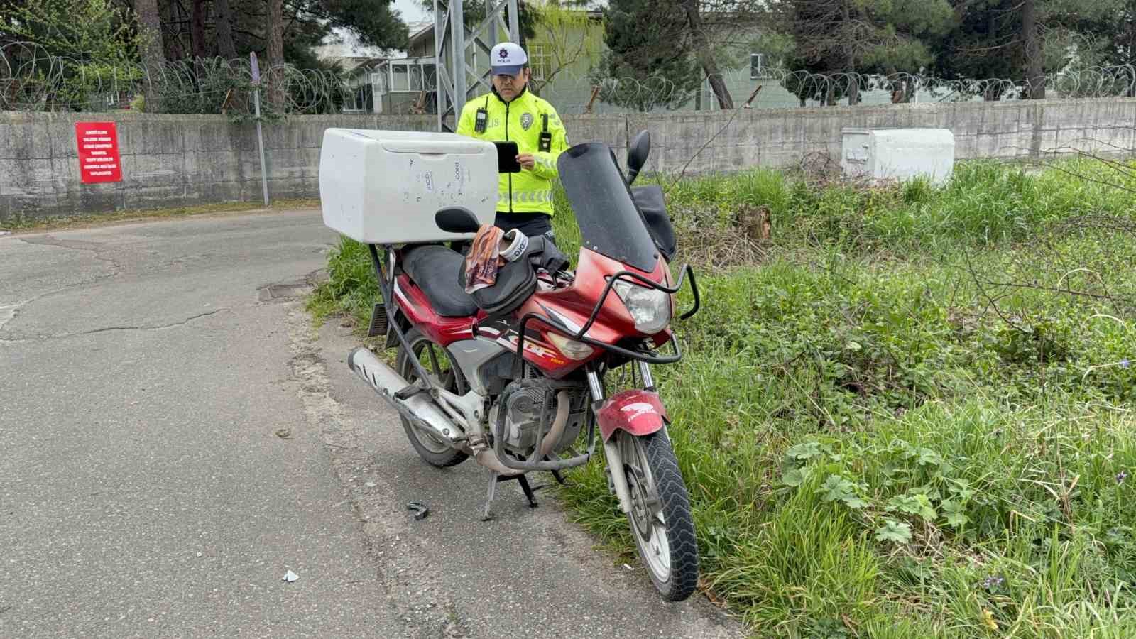 ilac firmasinin motosikleti doktorun aracina carpti 1 yarali 4 geB1M5hV