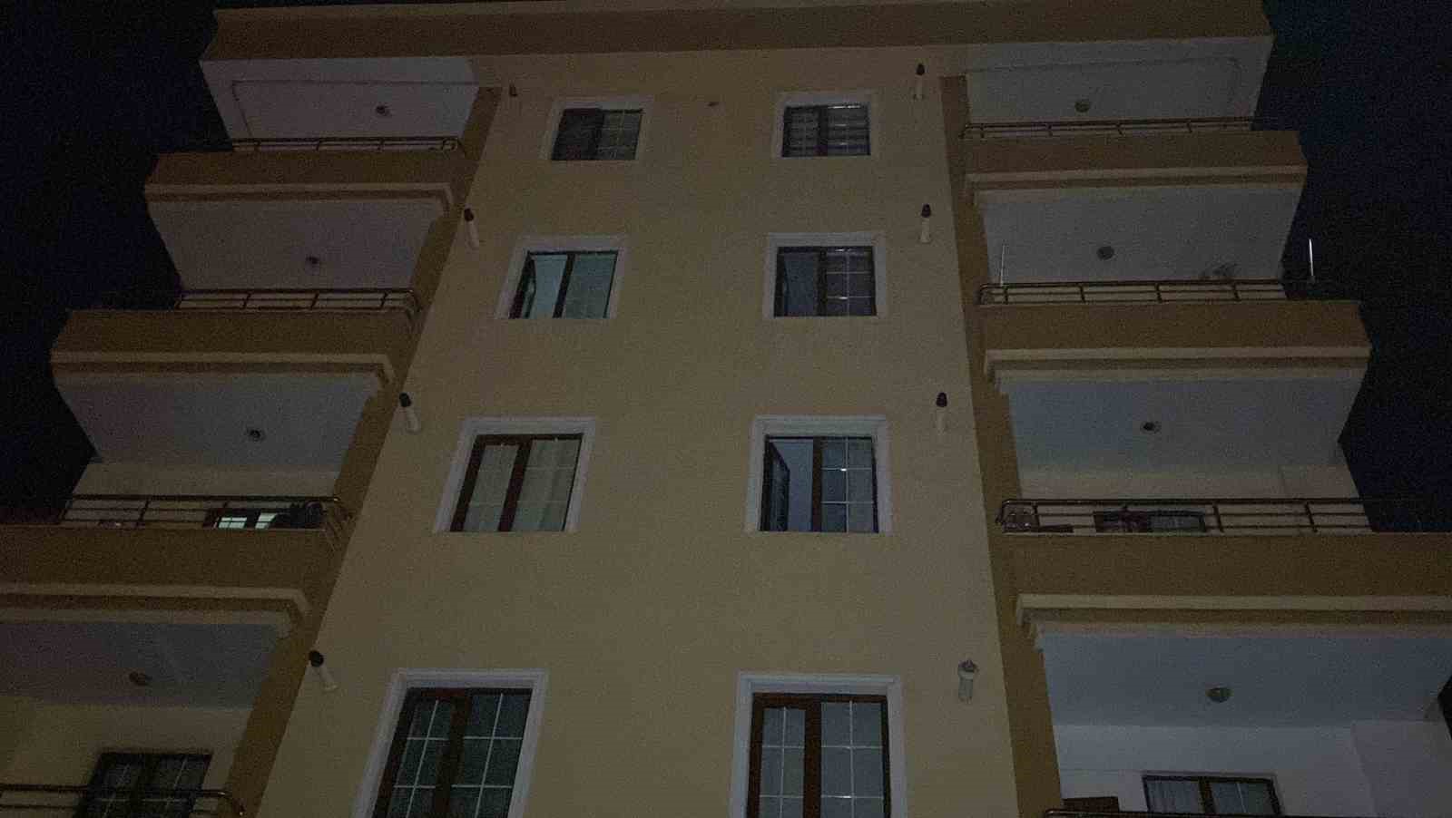 ilaclama yapilan apartmandaki 7 kisi hastanelik oldu 4 I9D3pMWC