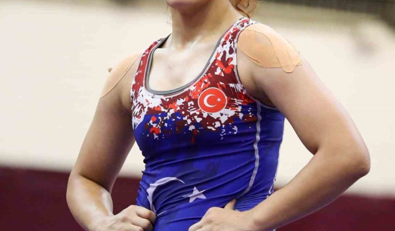 ilayda-cin-avrupa-ucuncusu-3uEpVcKm.jpg