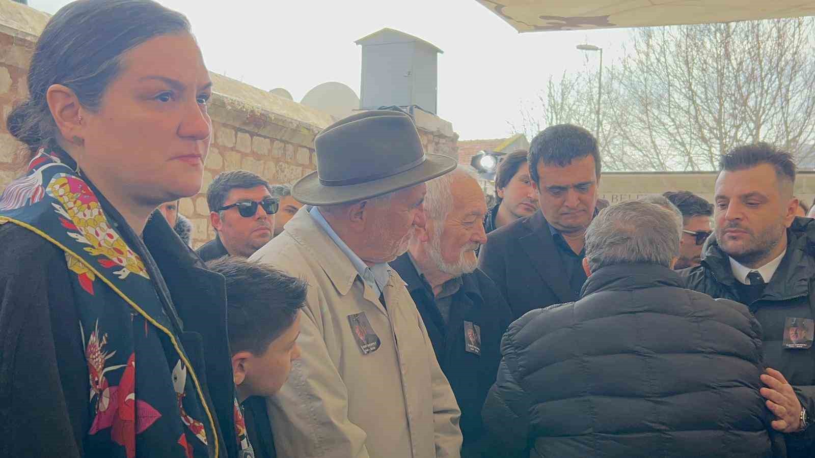 ilber ortayli icin fatih camiinde cenaze toreni duzenleniyor 1 tZnhjlq6