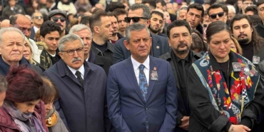 ilber-ortayli-icin-toren-duzenleniyor-5BIwJawK.jpg