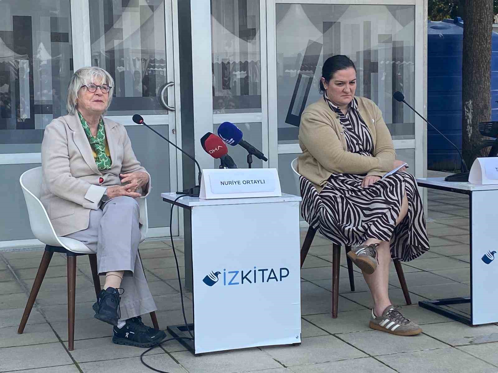 ilber ortayli izmirde adini tasiyan kutuphane onunde anildi 0 t1GNy2Sa