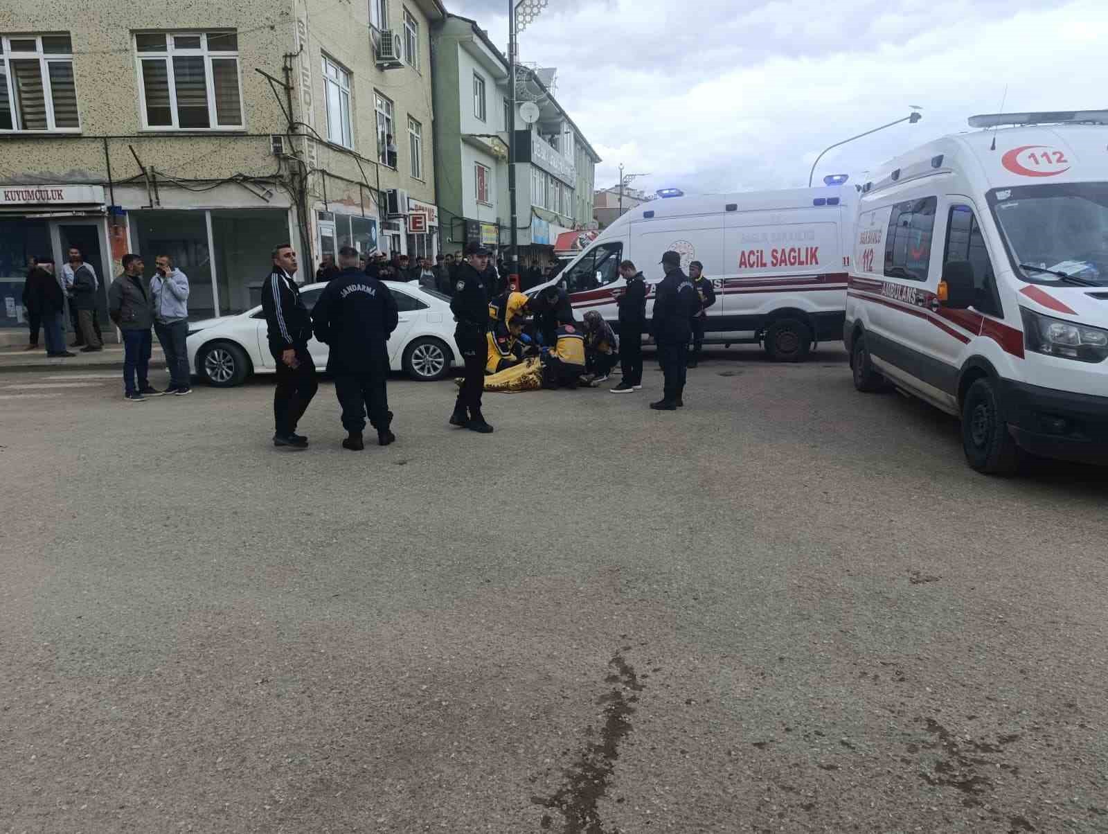 ilce meydaninda 9 kursun sikilarak olduruldu 1 UHuJQ1qO