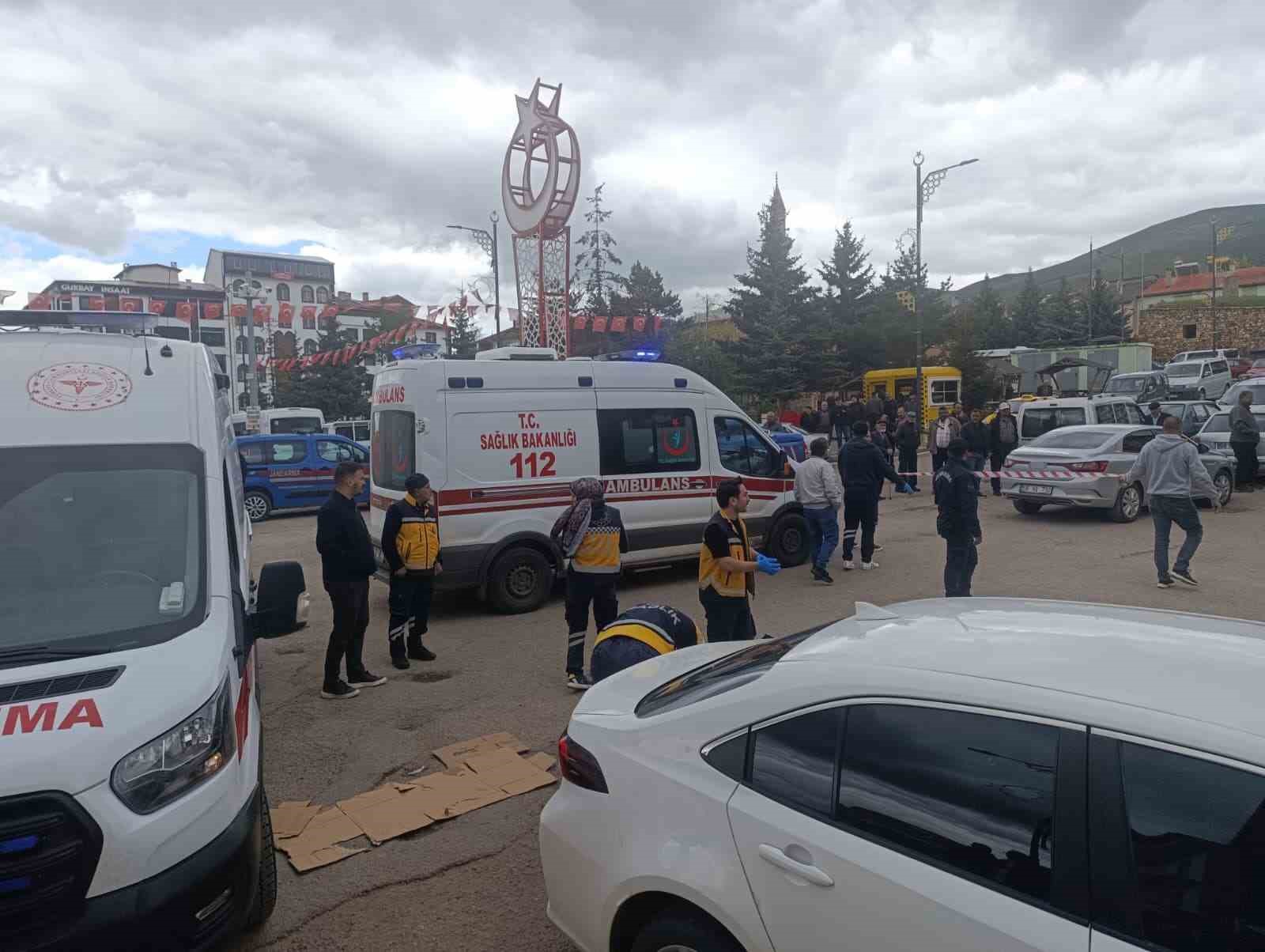 İlçe meydanında 9 kurşunla öldürüldü: Olayın ardından intikam çıktı 4 ilce meydaninda 9 kursunla olduruldu olayin ardindan intikam cikti 0 ZmGHdE7J