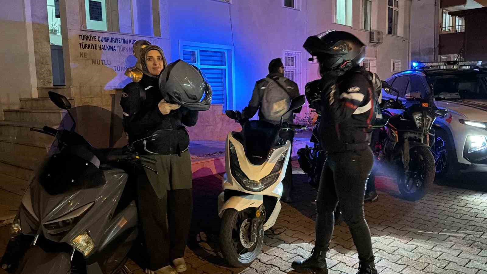 ilcede motosiklet surucusu artinca careyi guvenli surus egitimi vermekte buldular 2