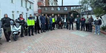 ilcede-motosiklet-surucusu-artinca-careyi-guvenli-surus-egitimi-vermekte-buldular-uibyWOBZ.jpg