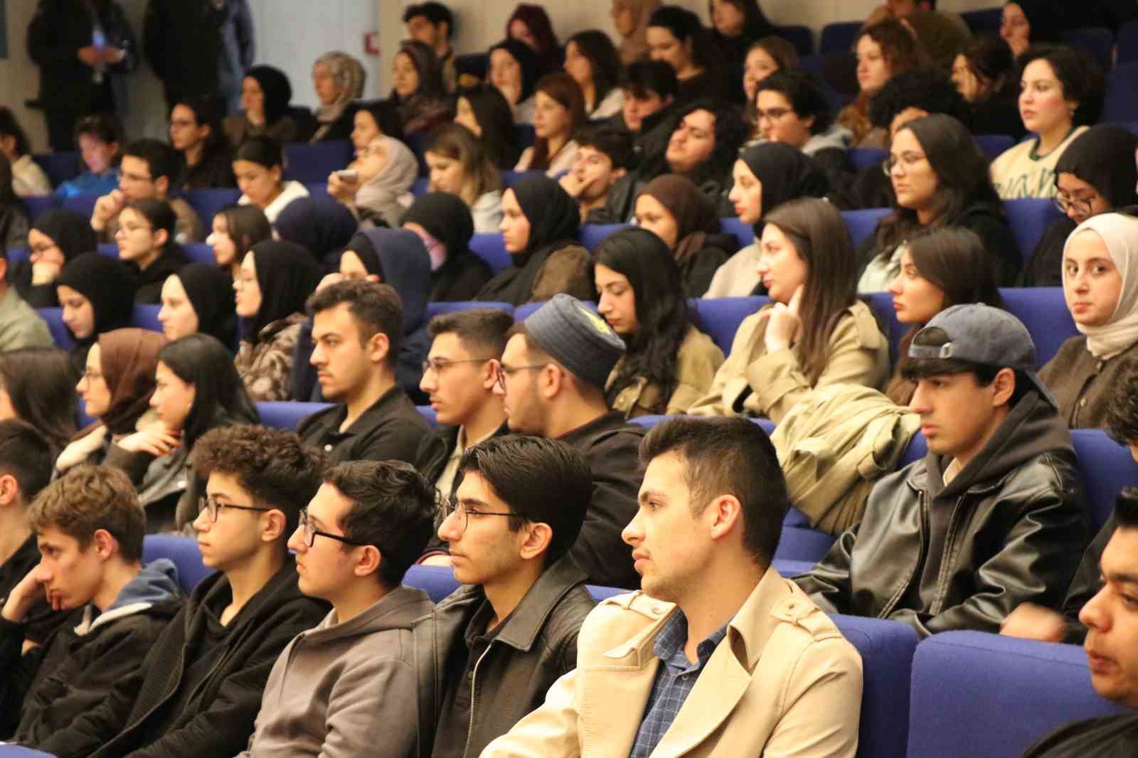 iletisim baskan yardimcisi sahin teknoloji bagimliligi sosyal izolasyona neden oluyor 2 udw9zu1m