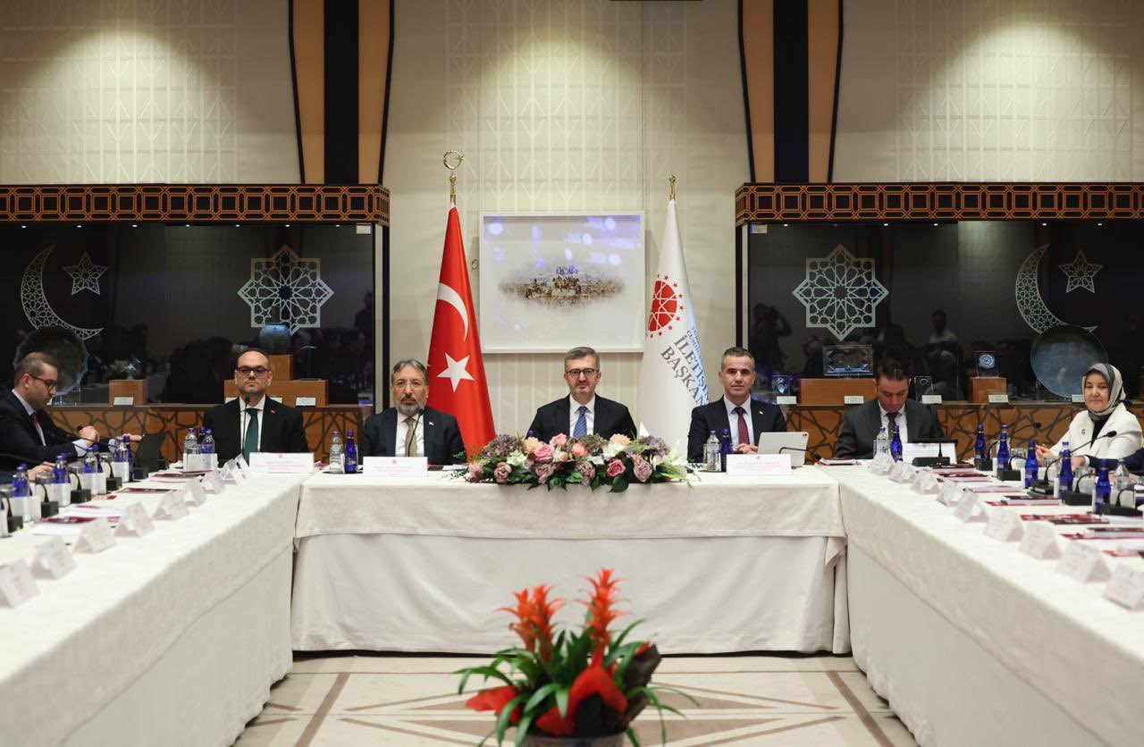 iletisim baskani duran kamu diplomasisi iletisimin silah gibi kullanildigi bir cagda cok kritik 1 cSGIu3c1