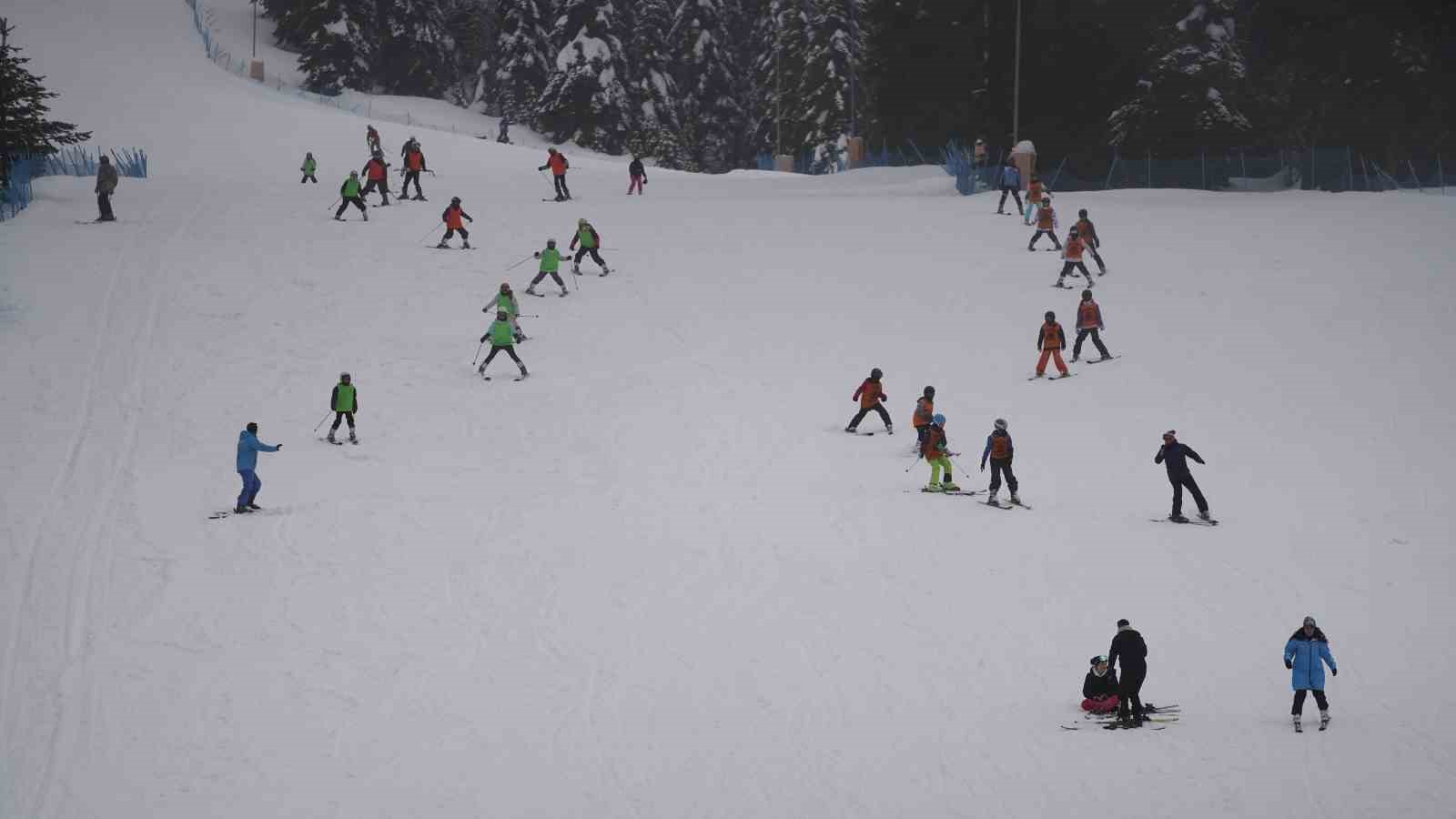 ilgaz dagina kayakseverler akin etti 1 pUg87FD2