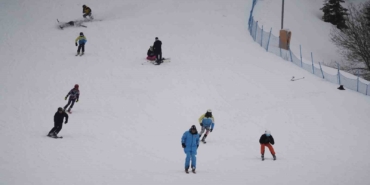 ilgaz-dagina-kayakseverler-akin-etti-JrvlctaU.jpg
