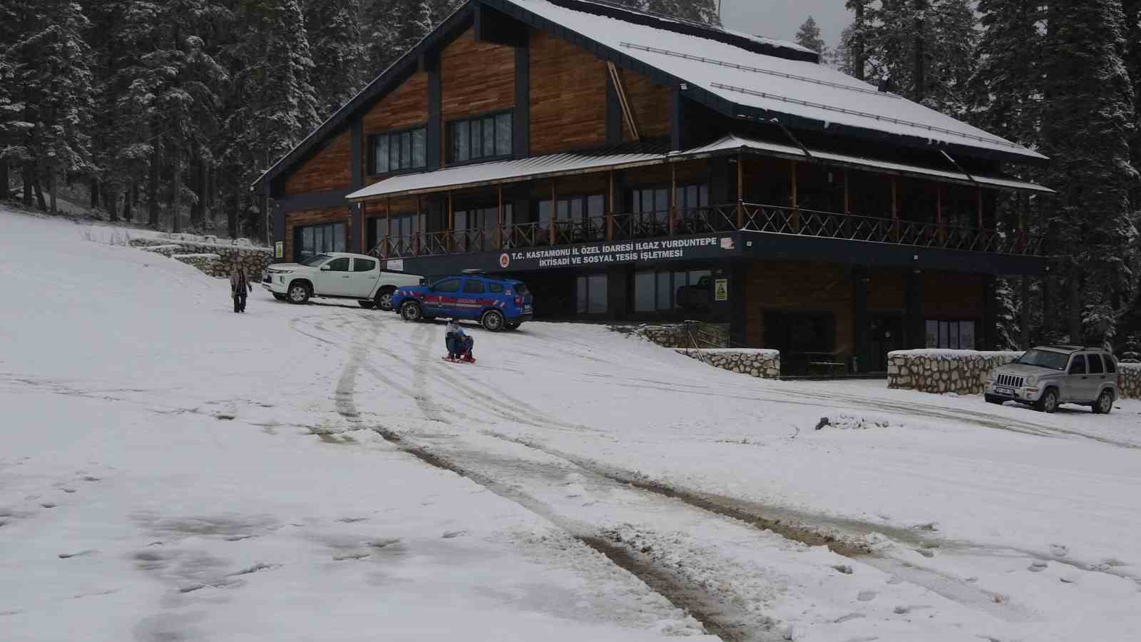 ilgaz daginda kar kalinligi 20 santimetreye ulasti 2