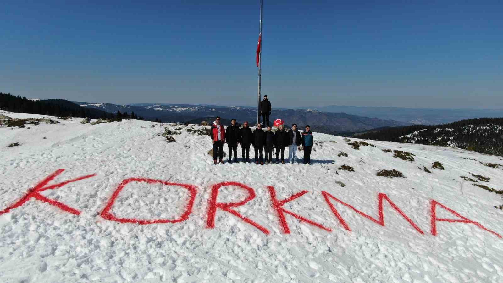 ilgaz daginin zirvesinde anlamli anma istiklal marsinin ilk kelimesi kara naksedildi 1 3U5mVUfR