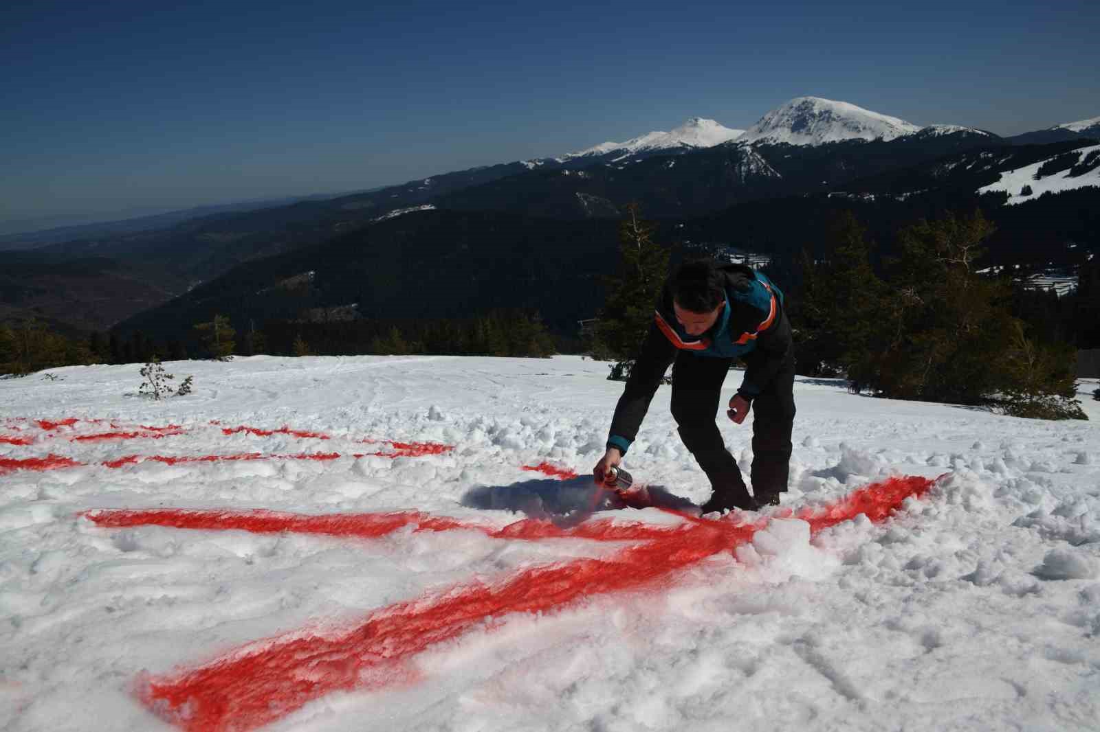 ilgaz daginin zirvesinde anlamli anma istiklal marsinin ilk kelimesi kara naksedildi 2 nDNnzN3v