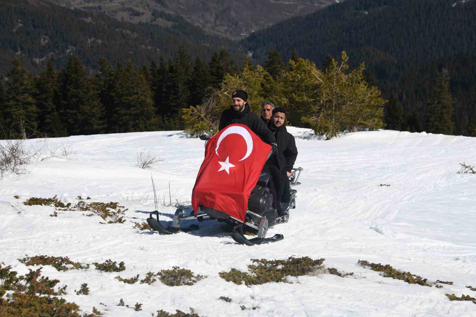 ilgaz daginin zirvesinde anlamli anma istiklal marsinin ilk kelimesi kara naksedildi 3 SzKqdf3q
