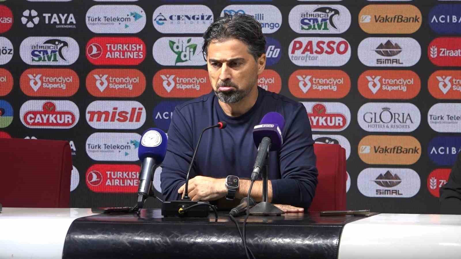 ilhan palut oyuncularim mucadelelerinin karsiligini alamadiklari icin daha cok uzuluyorum 0 zGVmQpDO