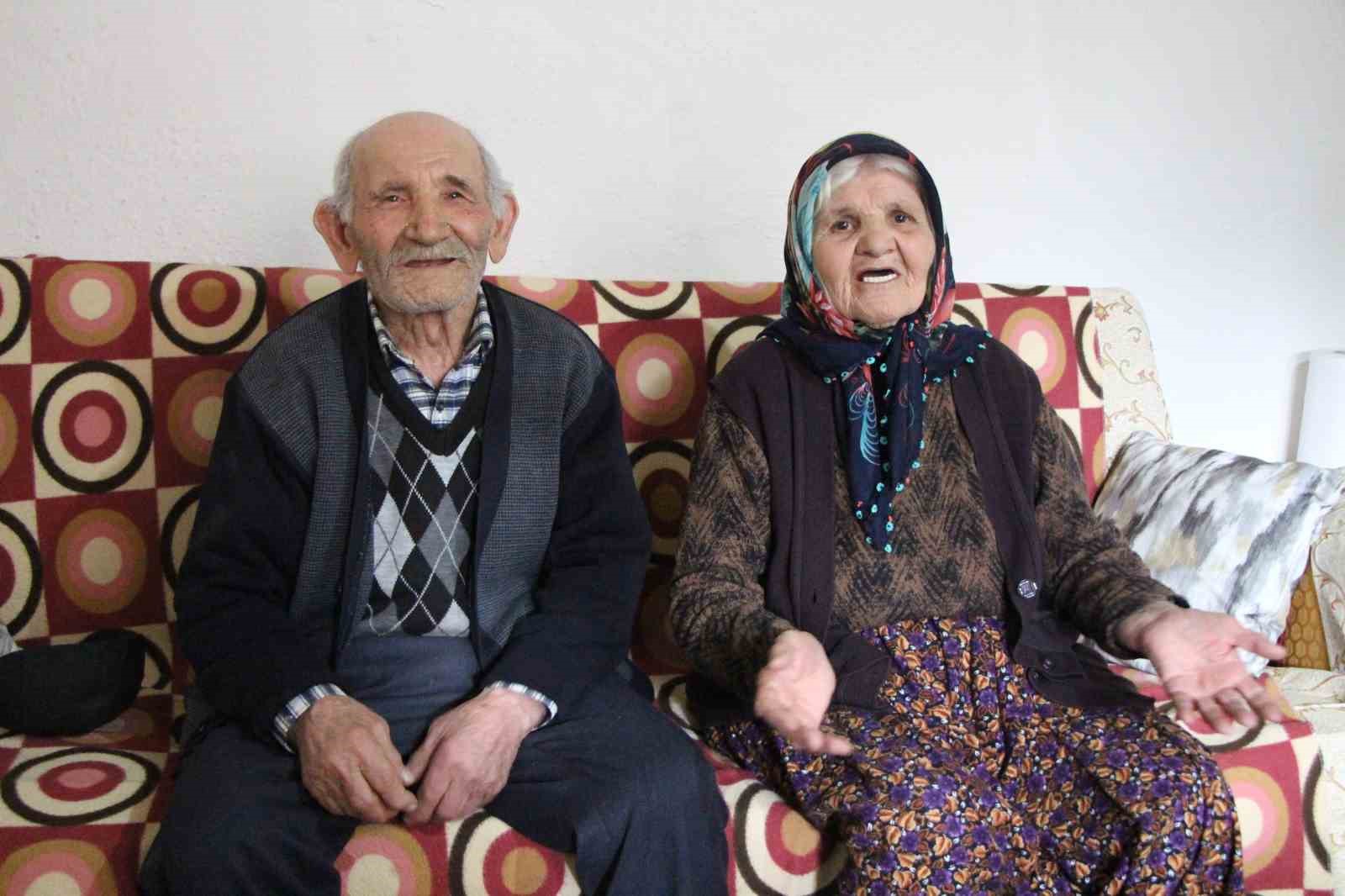 ilk gunku sevgiyle 67 yildir ayni yastiga bas koyuyorlar 0 4myVrQe2