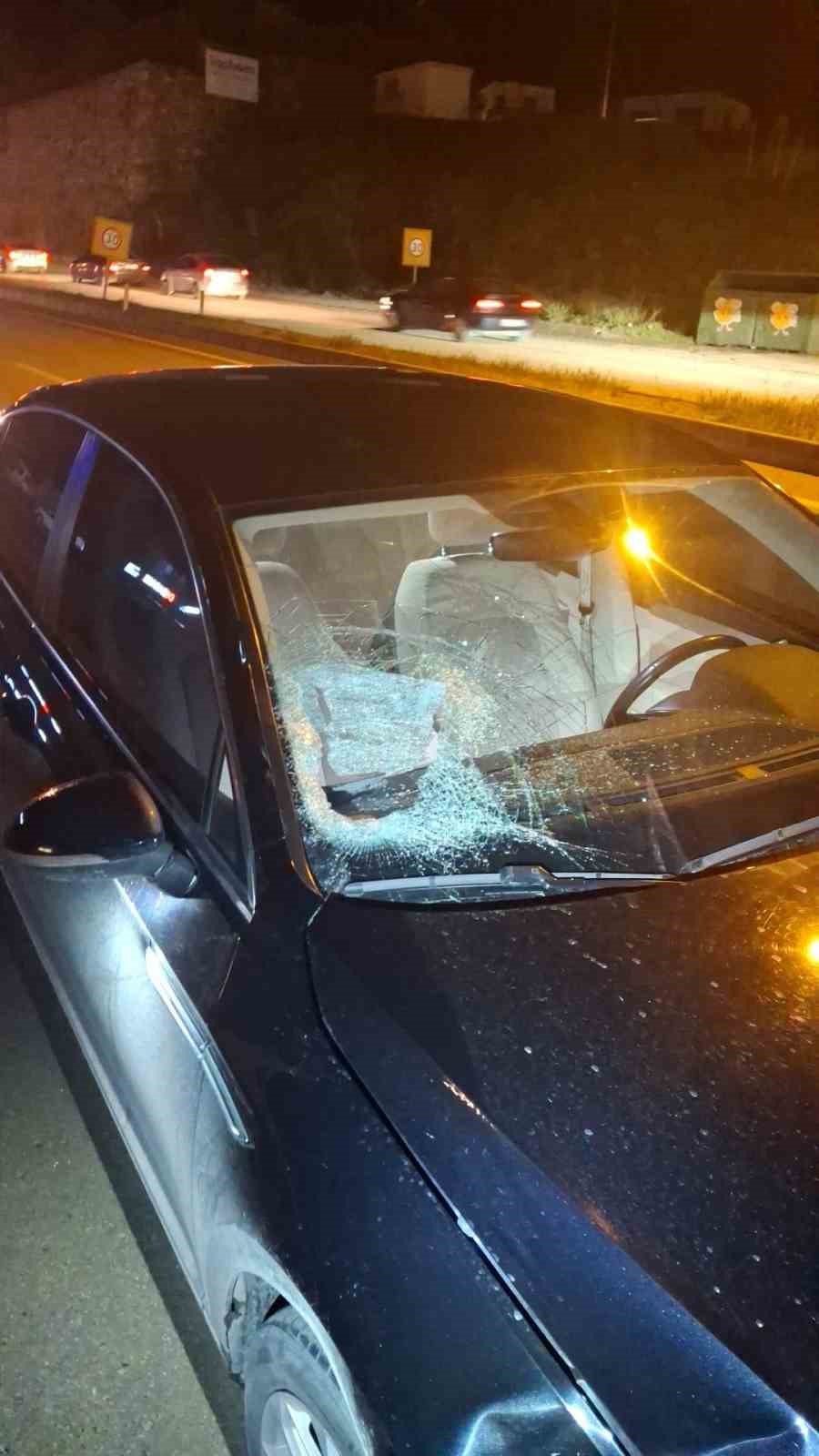 ilk kazadan kurtuldu tekrar dondugu yerde bu sefer araba carpti 0 RGanbThf