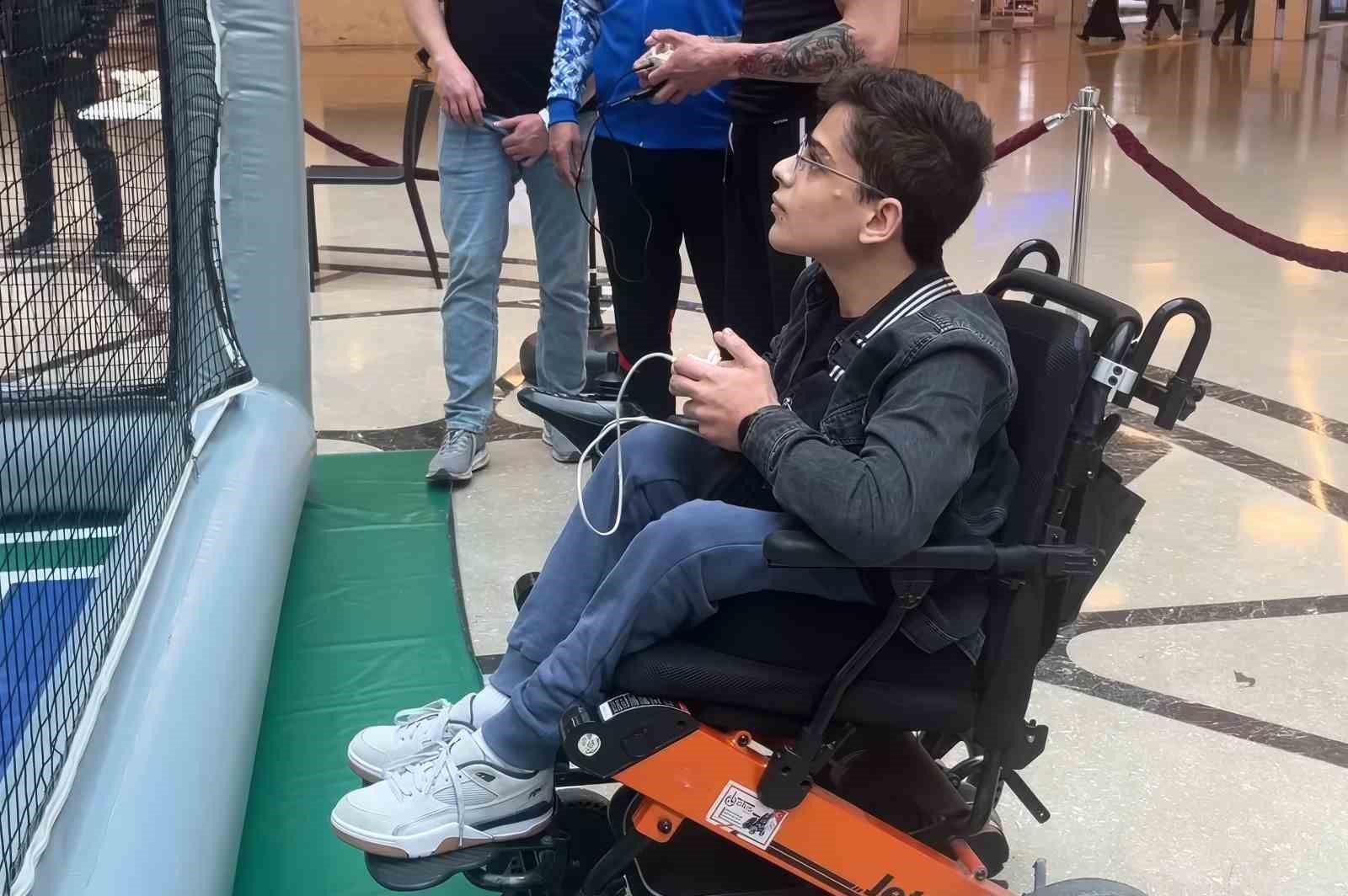 ilk kez dron kullandilar heyecani doyasiya yasadilar 5 ZV3S4EIn