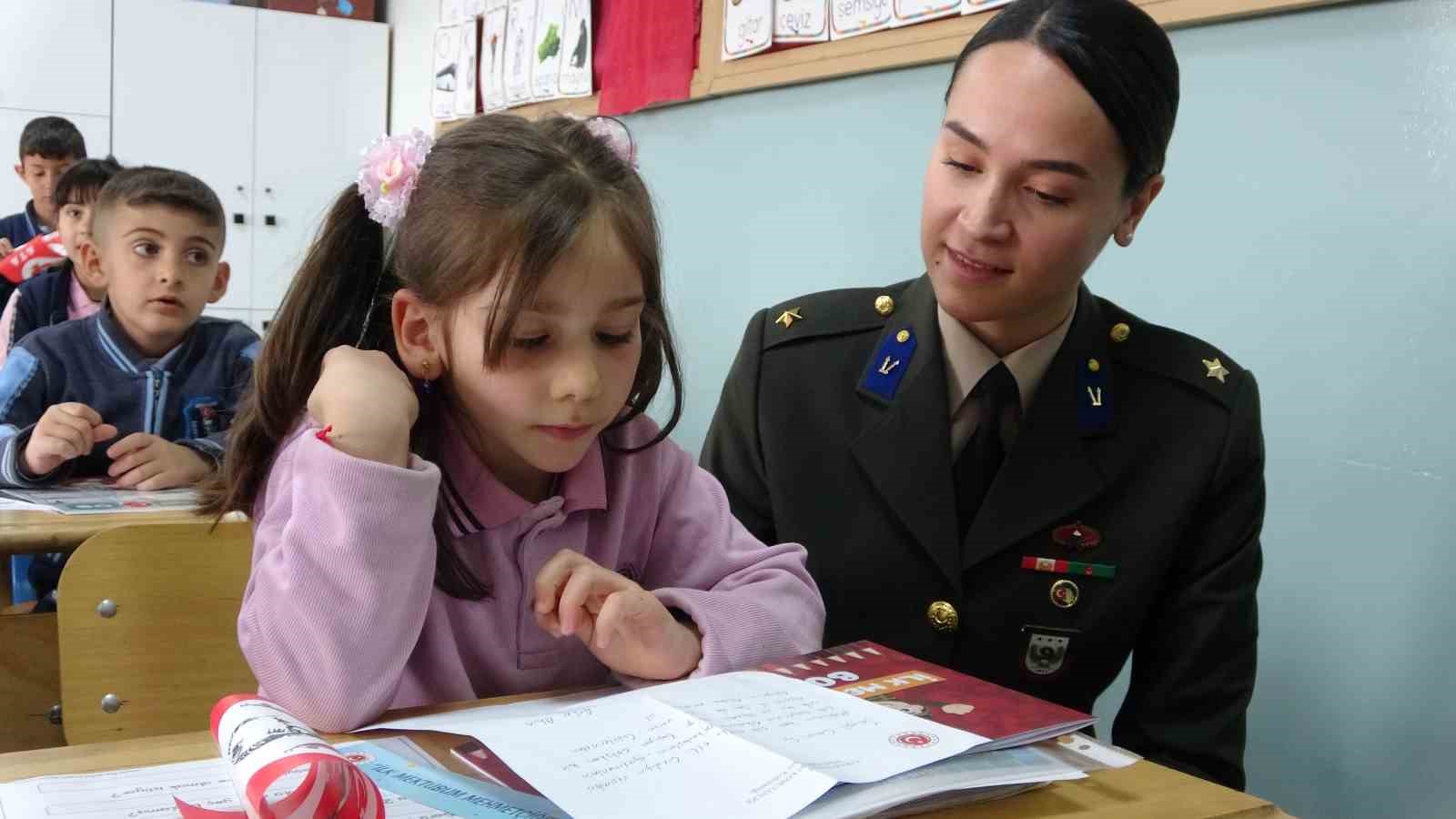 ilk mektuplarini mehmetcige yazdilar mehmetcikten cevap gecikmedi 1