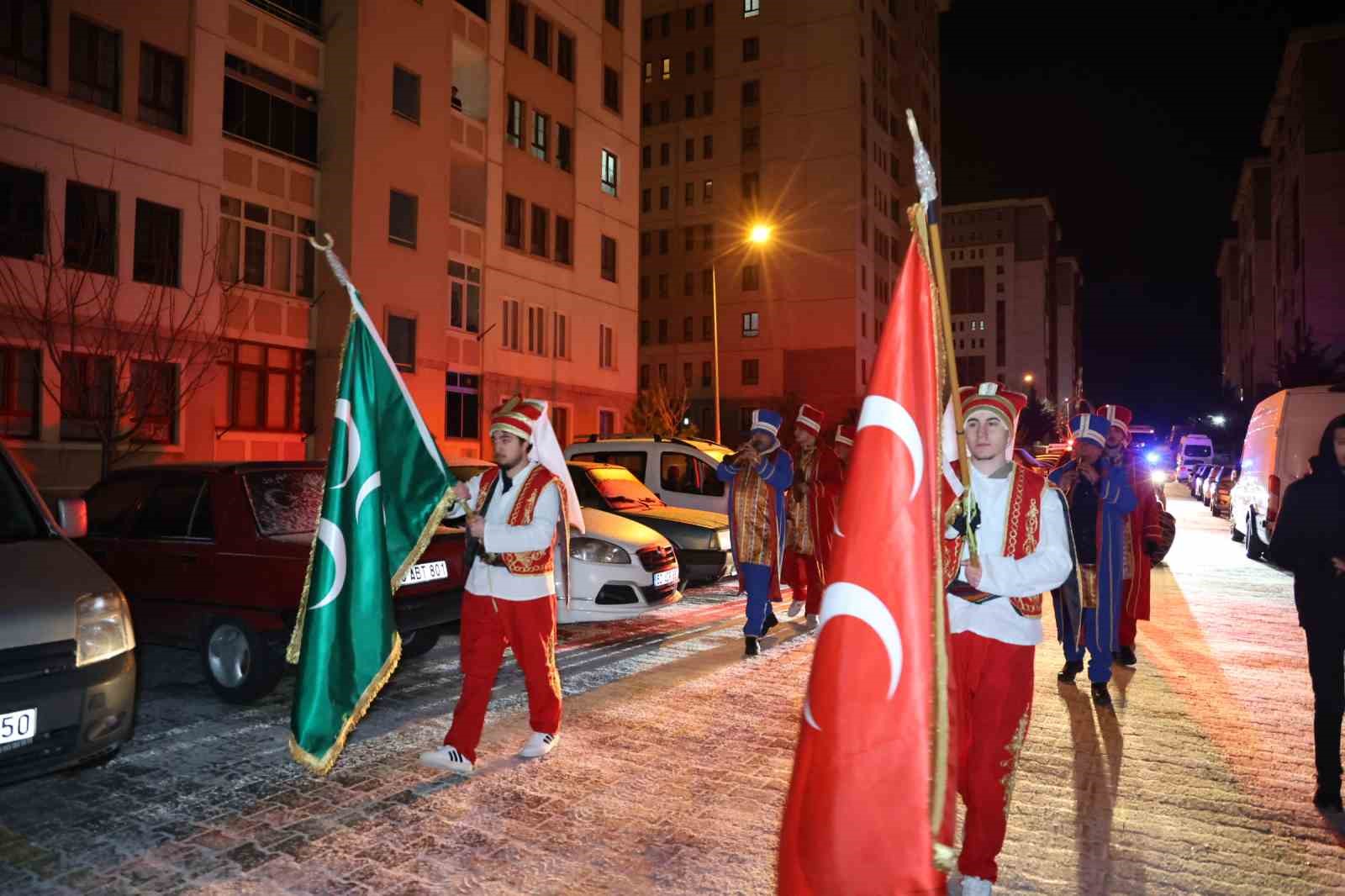 ilk sahura mehteranla kalktilar 5 OOv3Wb2y