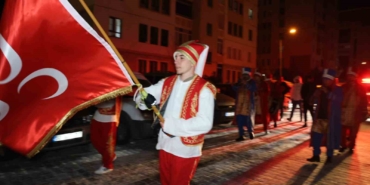 ilk-sahura-mehteranla-kalktilar-DT9PEDaj.jpg