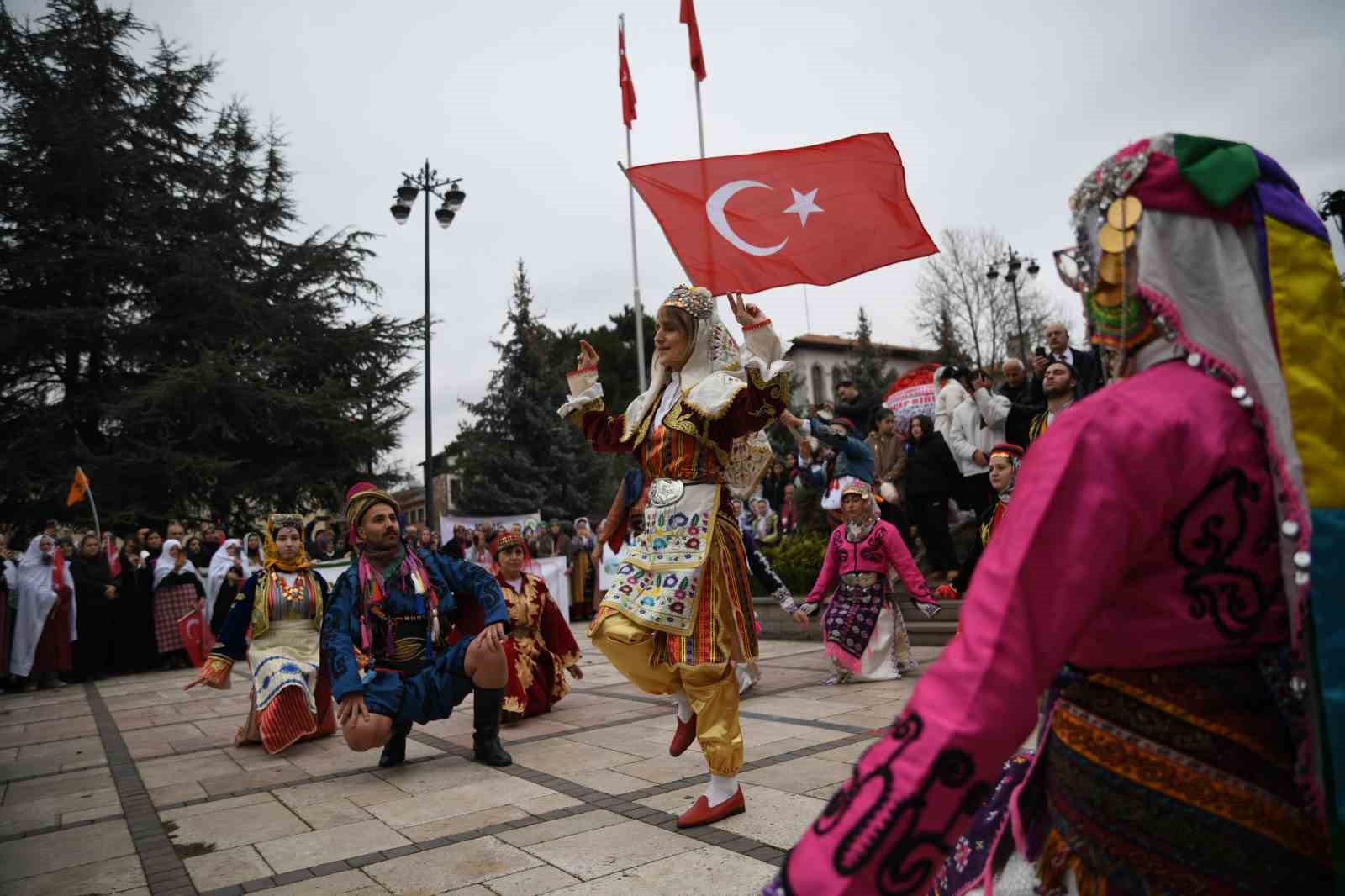 İlk Türk kadın mitinginin 106’ncı yıl dönümünde, birlik ruhu yeniden yaşatıldı 4 ilk turk kadin mitinginin 106nci yil donumunde birlik ruhu yeniden yasatildi 0 1STOXEMM