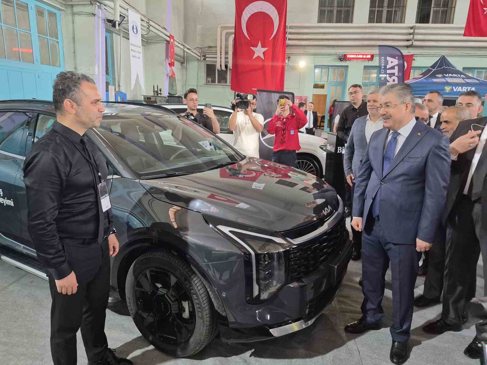 ilk yerli otomobil devrim ile togg yan yana 4 csewpRaM