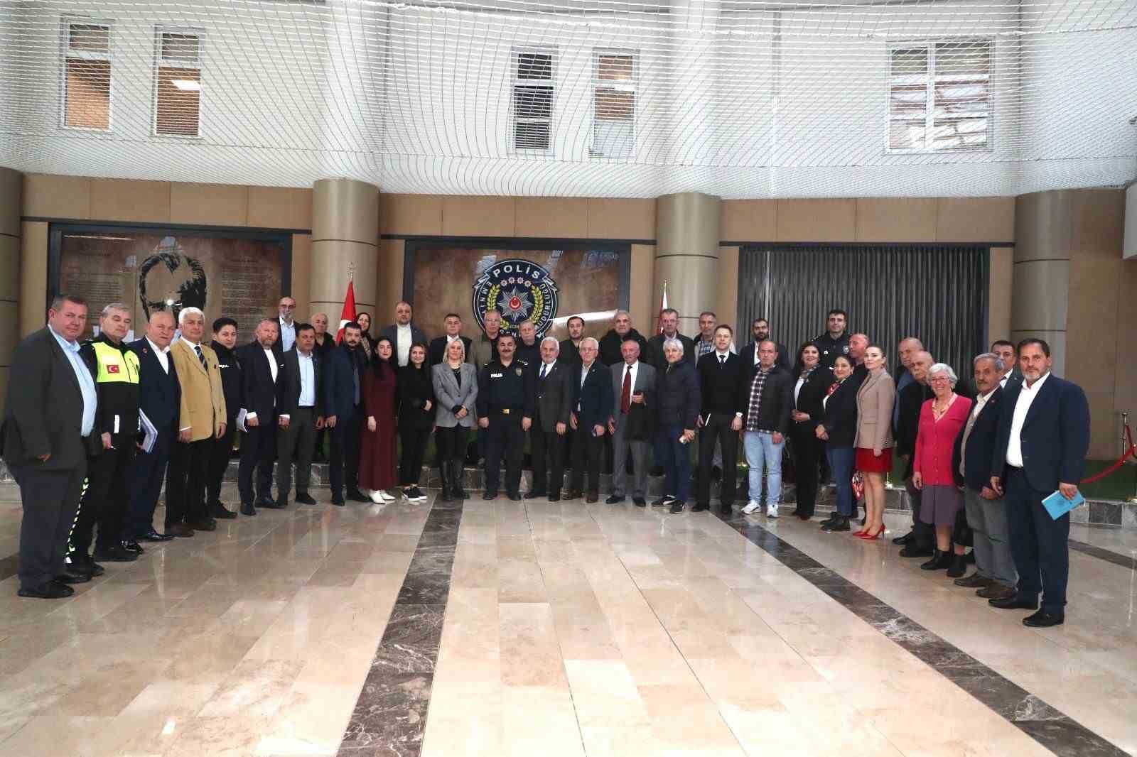 ilkadim muhtarlariyla guvenlik toplantisi 0 nn6c3vDi
