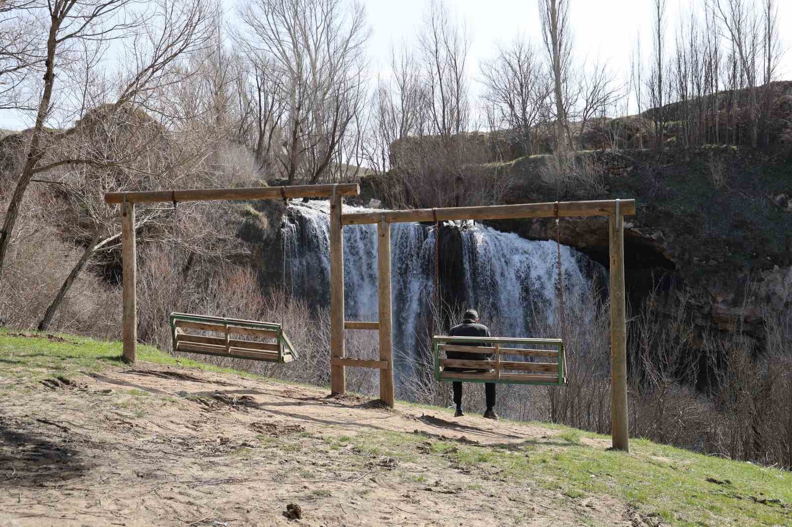 ilkbahar geldi sivasin essiz guzelligi costu 1 eZM4Rgek