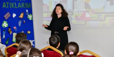 ilkokul-ogrencileri-geri-donusumu-yerinde-ogrendi-5aD1C12p.jpg