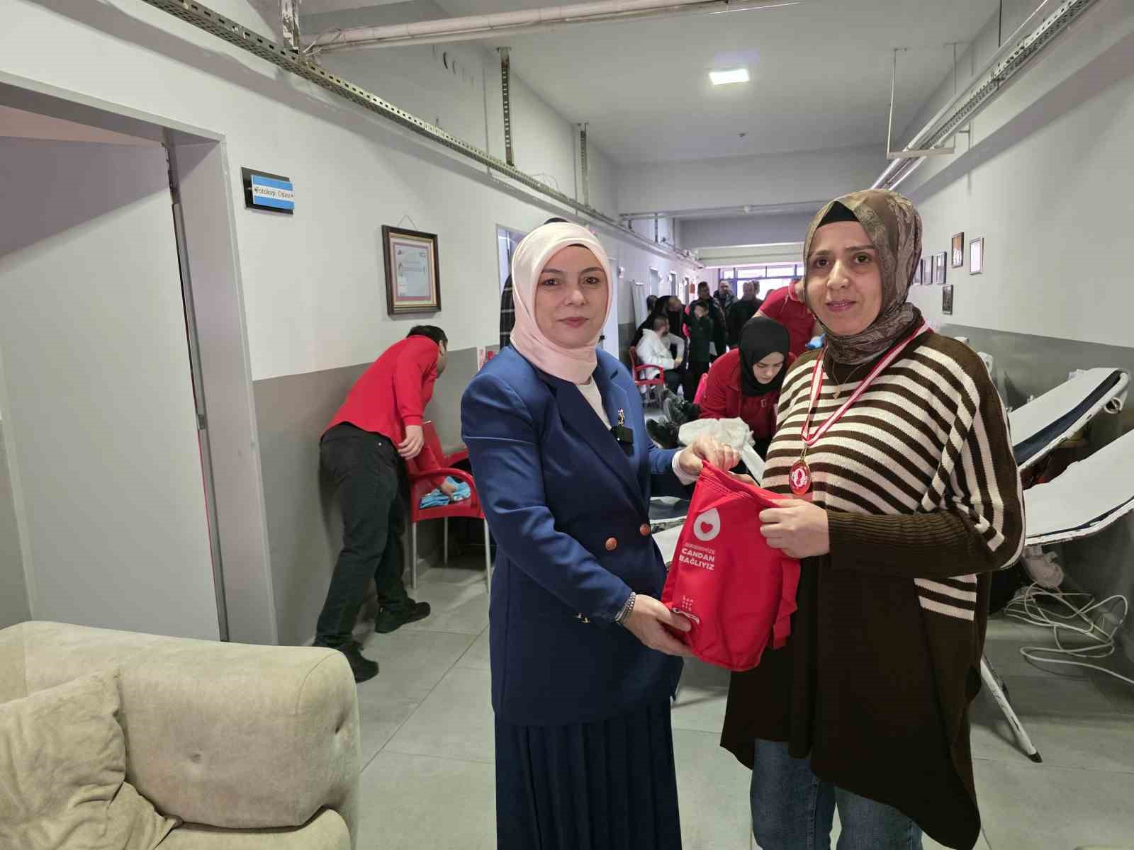 ilkokulda kan bagisi kampanyasina destek 3 2rfbjZK4