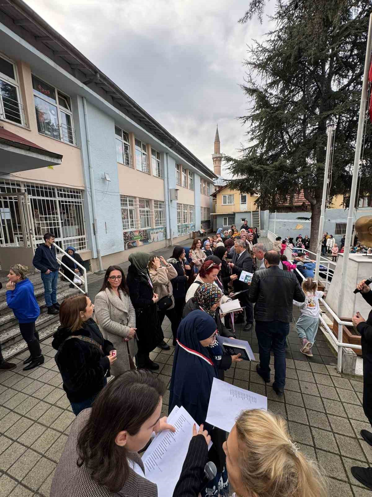 ilkokulda veliler kitap okuma yarismasinda ter doktu 6 jwZFAK1u