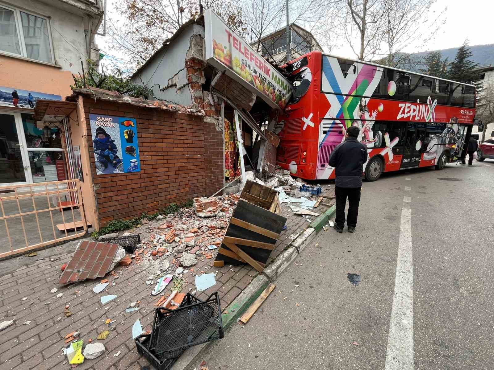 imdat freni bosalan ogrenci otobusu manava daldi 2 VpsUuDCY