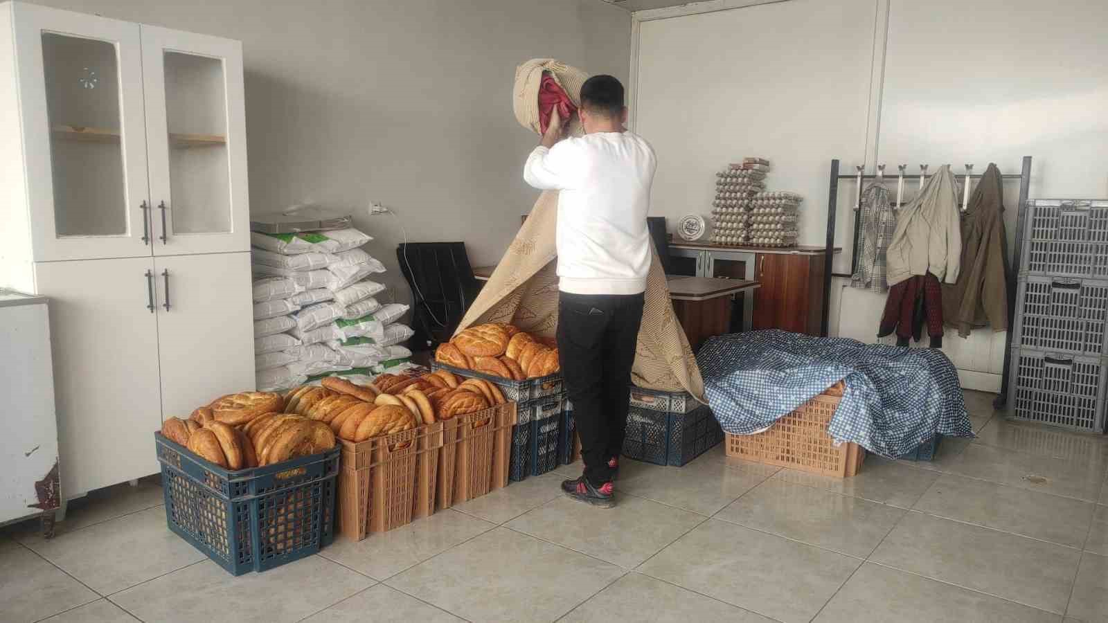 imece usuluyle pide dagitiliyor pide girmeyen ev kalmiyor 6 MjJAFami
