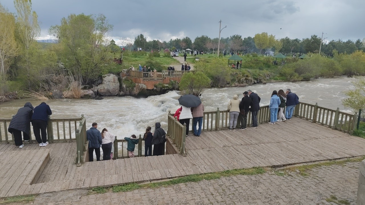 inci kefalinin goc yolculugunu gormeye gelenler eli bos ayrildi 3 QqbAj8mc