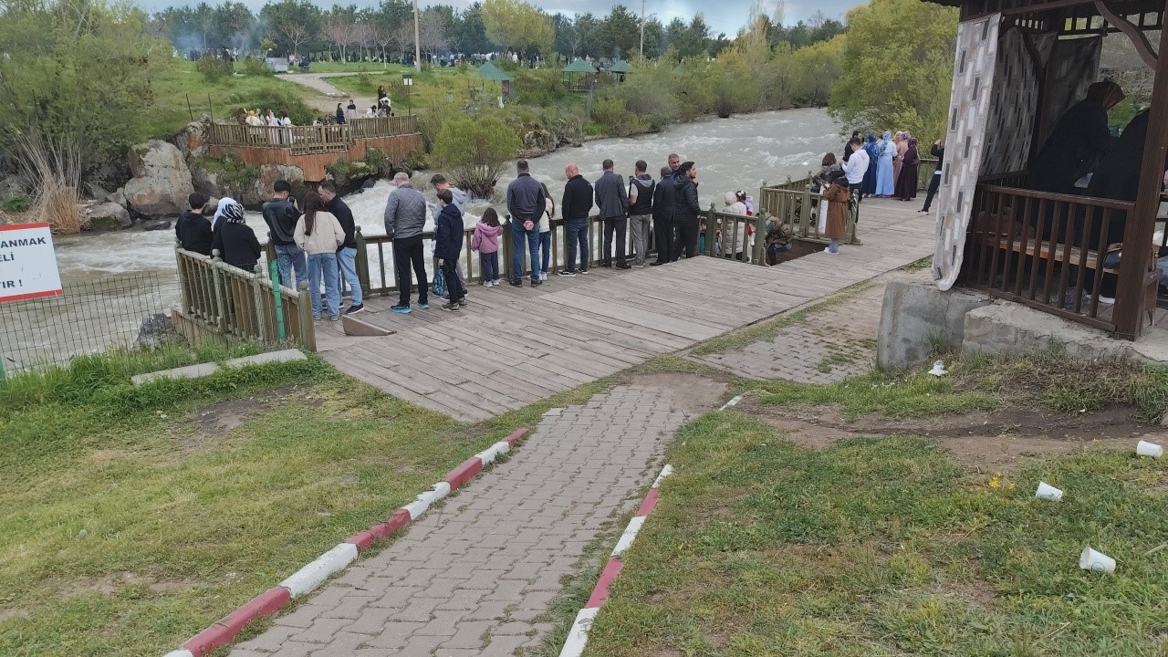 inci kefalinin goc yolculugunu gormeye gelenler eli bos ayrildi 7 LTdW7Qbf