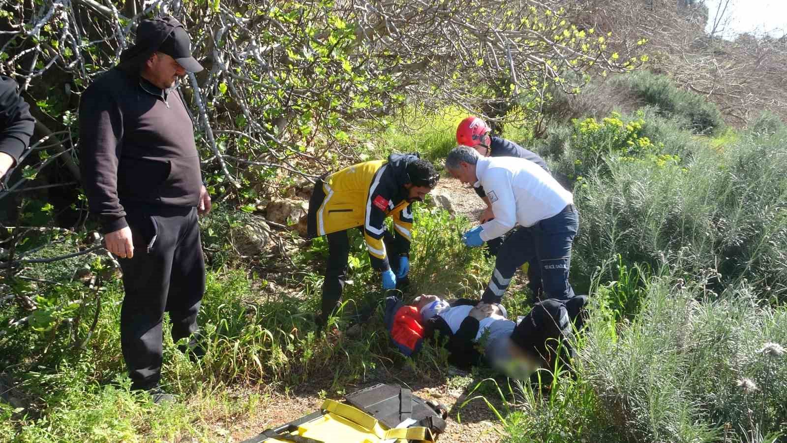incir agaci hayatini kurtardi falezlerde 20 metre yukseklikten dusen adam yaralandi 1 4Buz4Z12