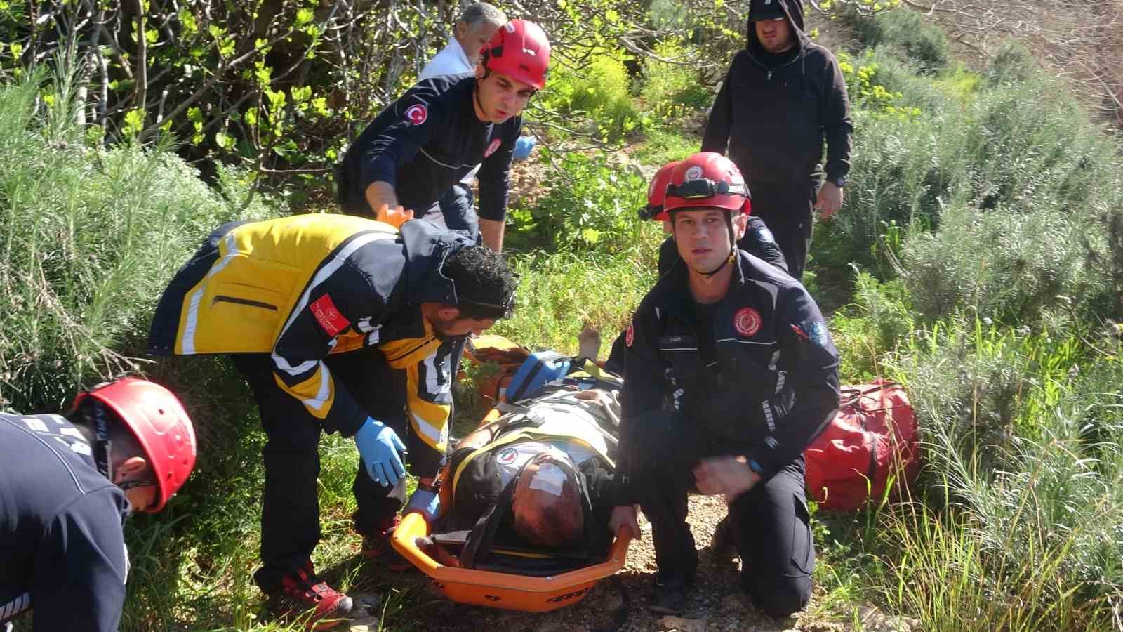 incir agaci hayatini kurtardi falezlerde 20 metre yukseklikten dusen adam yaralandi 3 qW91eD6m