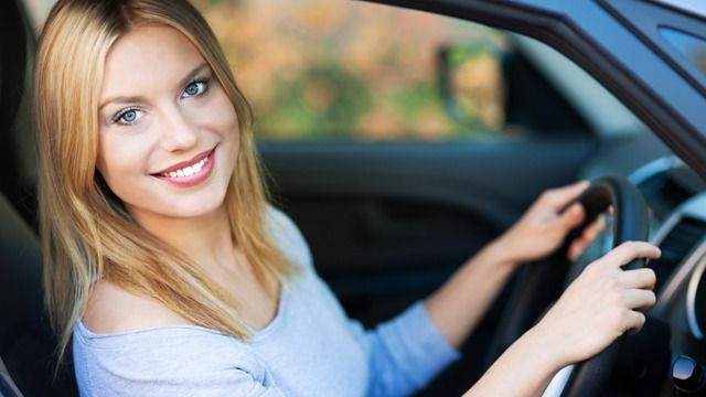 Kadınlar için en uygun araba modelleri şehir hayatında neden avantajlı?