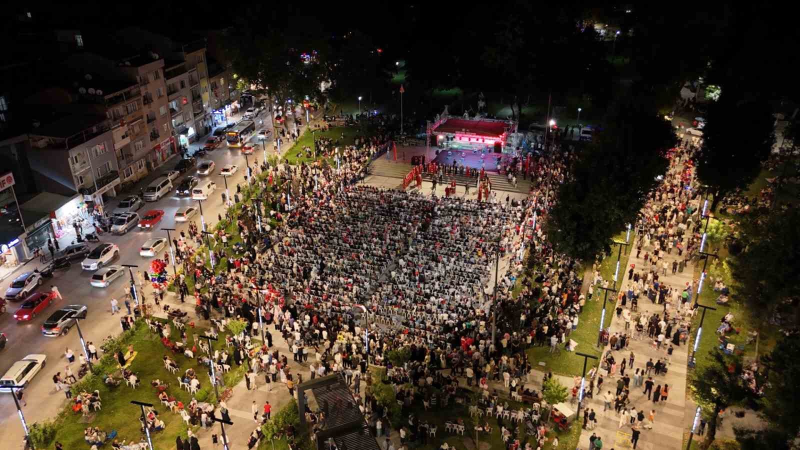 inegol 15 temmuzun 10uncu yilinda milli irade icin tek yurek oldu 0 AfybCl9j