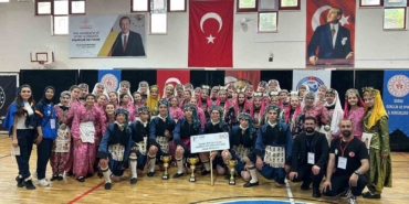 inegol-belediyesi-halk-danslari-bolge-finallerinde-3te-3-yapti-RxvI9b7B.jpg