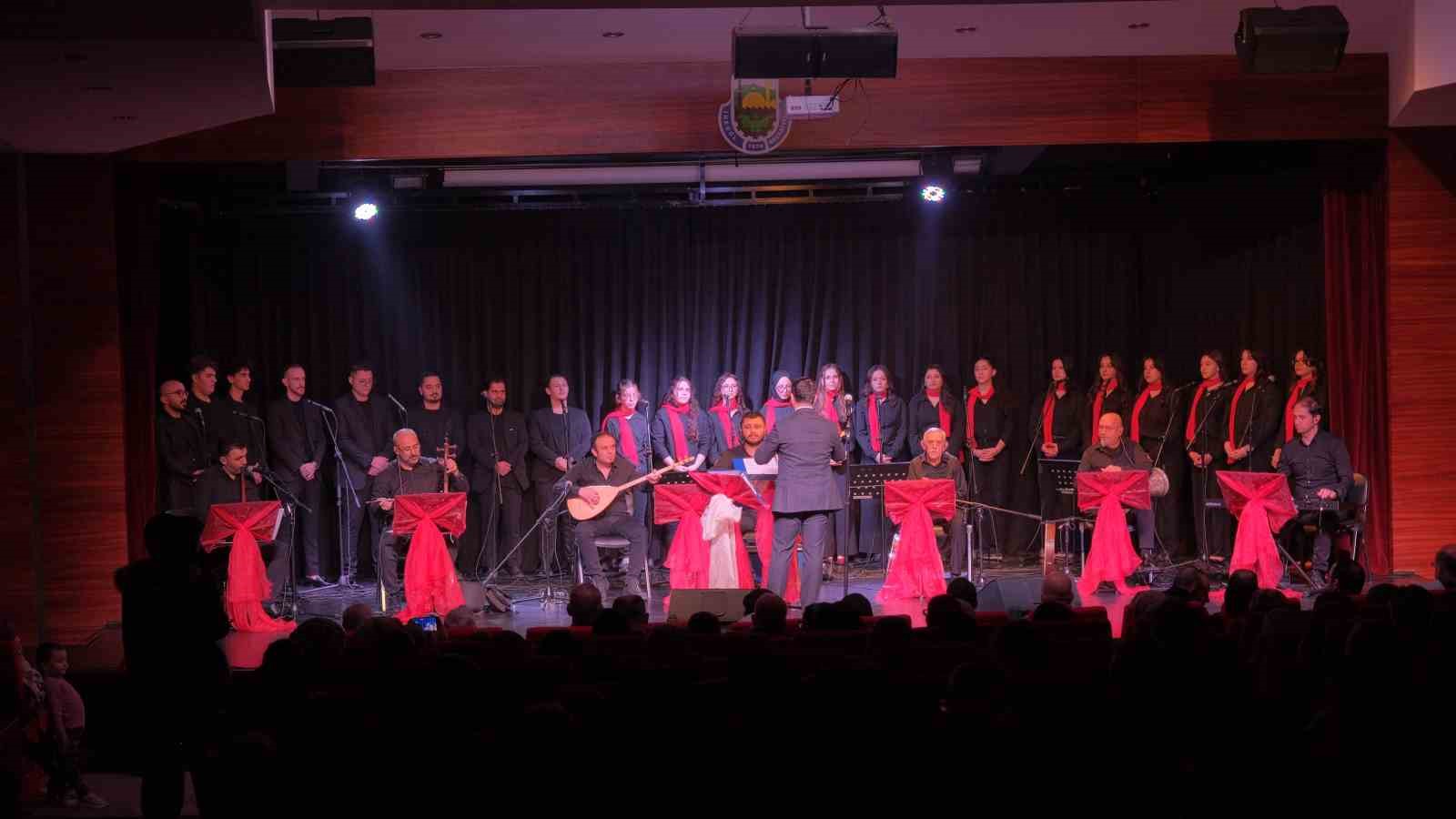 inegol belediyesi thm genclik korosundan kulaklarin pasini silen konser 0 gshbtewG