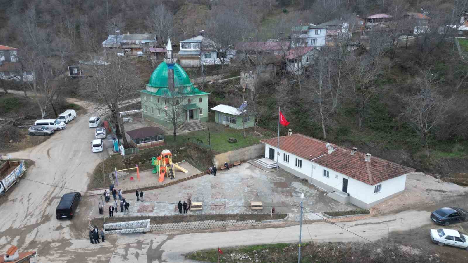 inegol belediyesinden iclaliye mahallesinde meydan duzenlemesi 0 HPCQgUFE