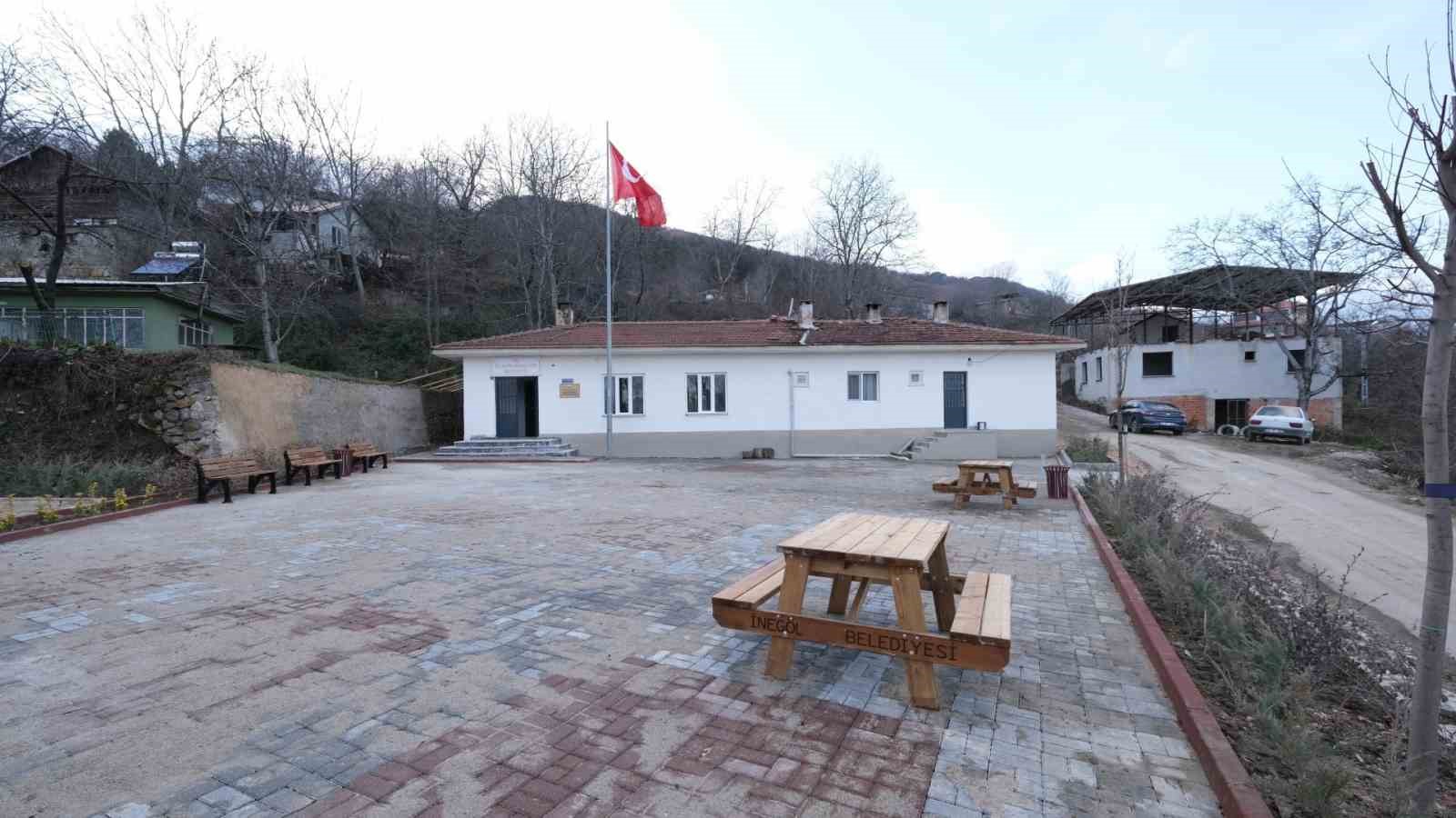 inegol belediyesinden iclaliye mahallesinde meydan duzenlemesi 1 818wslQP
