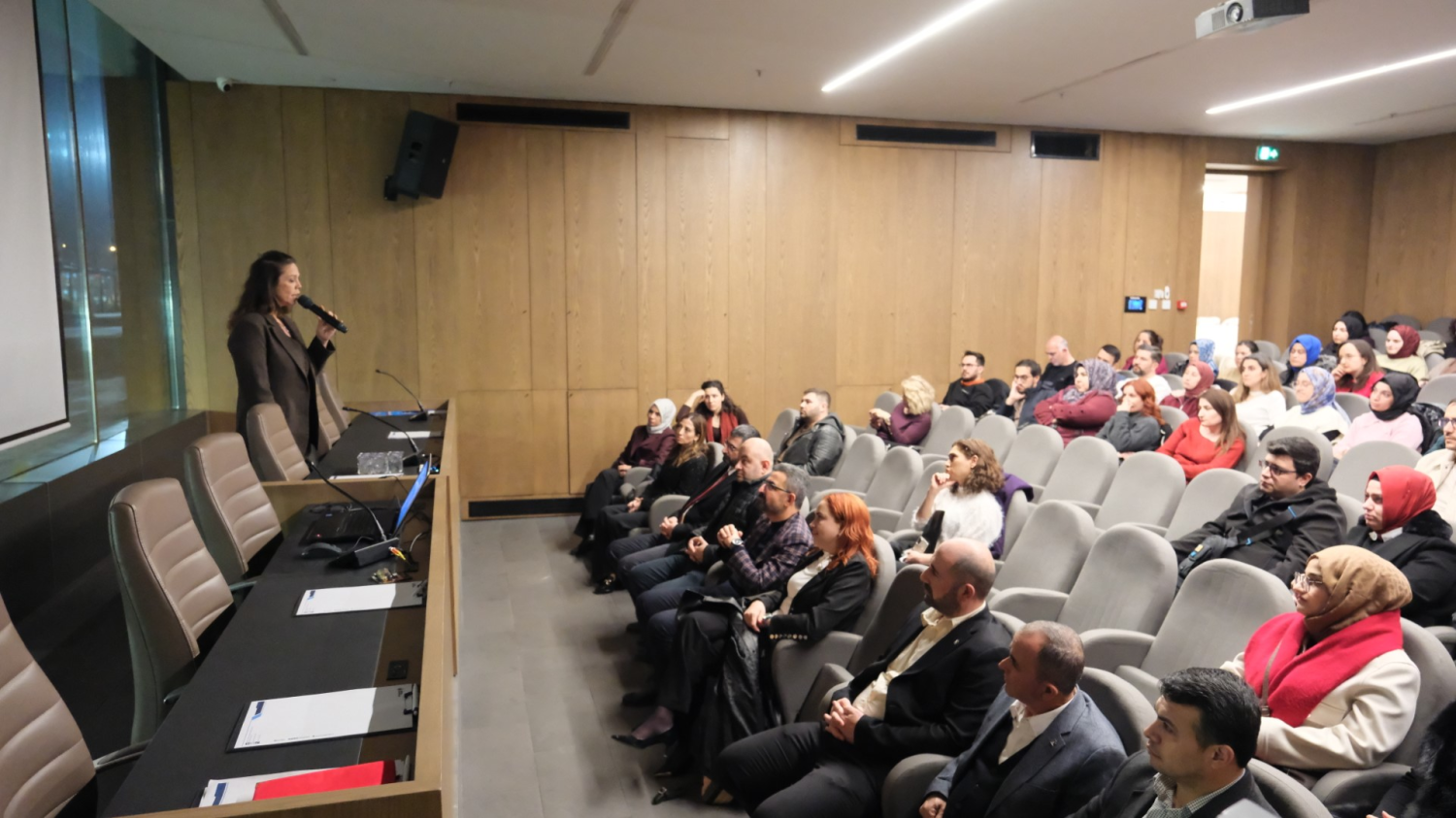 inegol belediyesinden otizm farkindaligini arttiran seminer 4 ZlIGhCd4