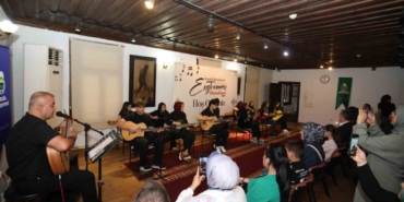 inegol-belediyesinin-gitar-kursu-kursiyerleri-sertifikalarini-aldi-4W9xEFA4.jpg