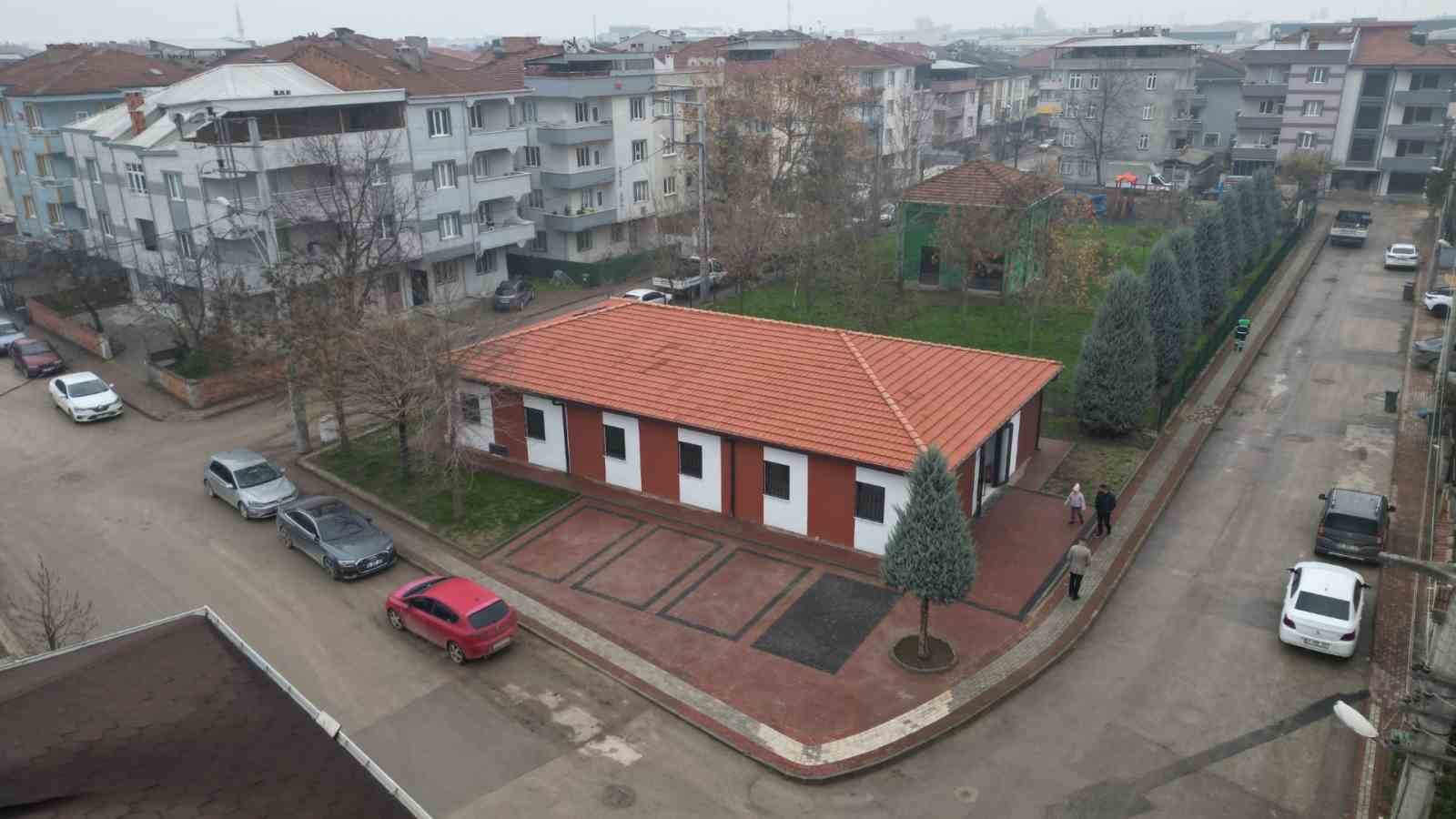 inegol belediyesinin tahsis ettigi arsa uzerine hayirsever ali ipekin yaptirdigi aile sagligi merkezinde sona 22gkacMw