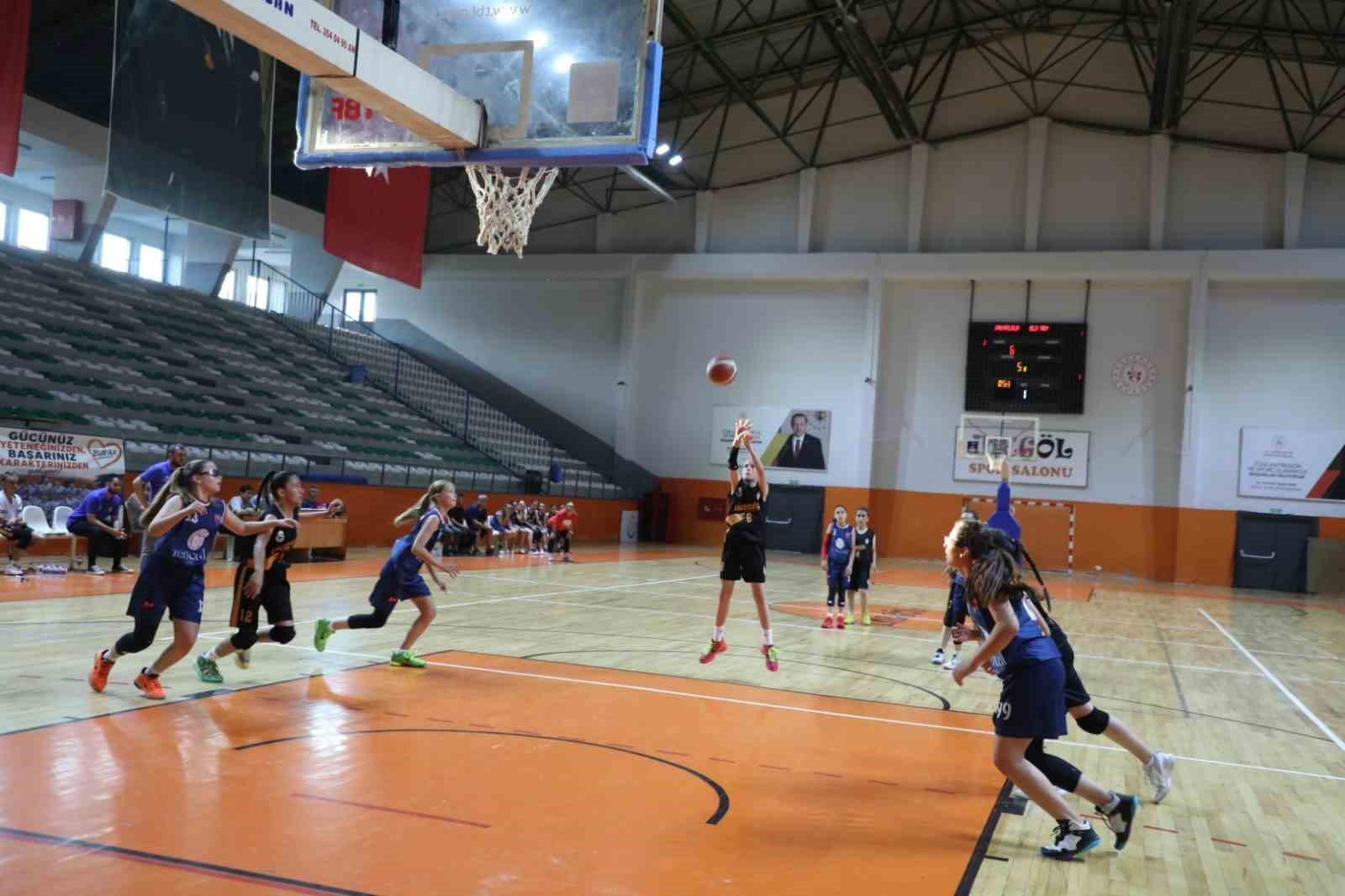 inegol belediyespor u12 kiz basketbol takimi bursa ucuncusu oldu 5
