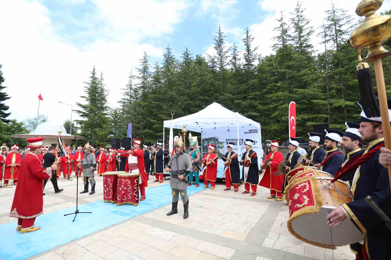 İnegöl Fatihi Turgut Alp kabri başında anıldı 5 inegol fatihi turgut alp kabri basinda anildi 1 B8f8whDX